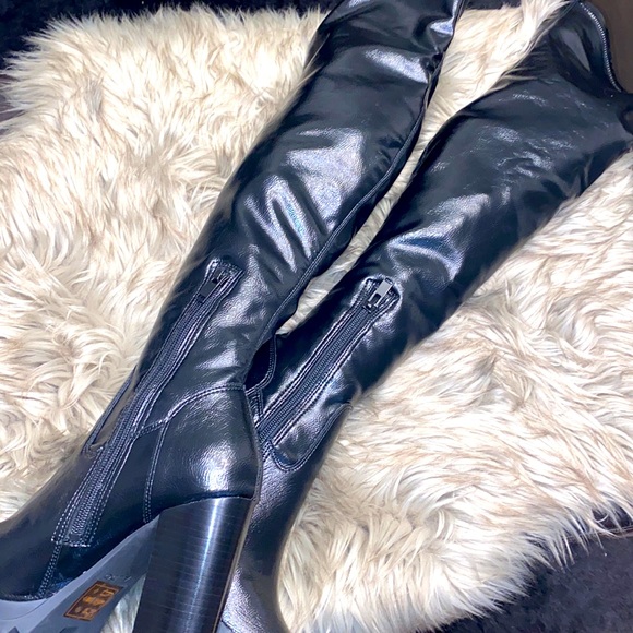 Boots - Picture 5 of 5